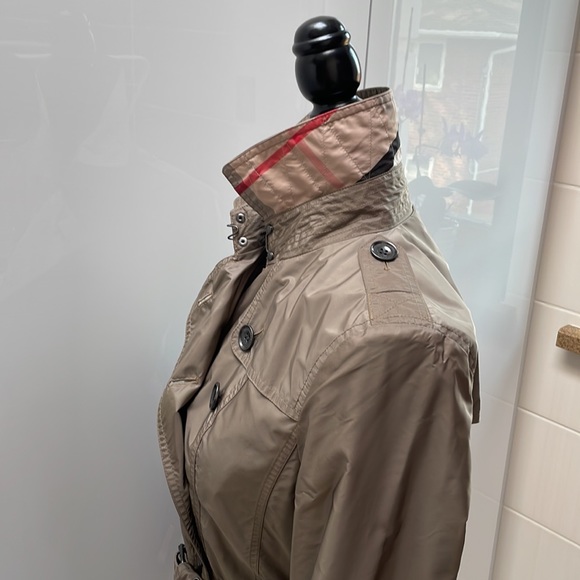 Burberry short trench jacket size US 6 - Picture 2 of 14